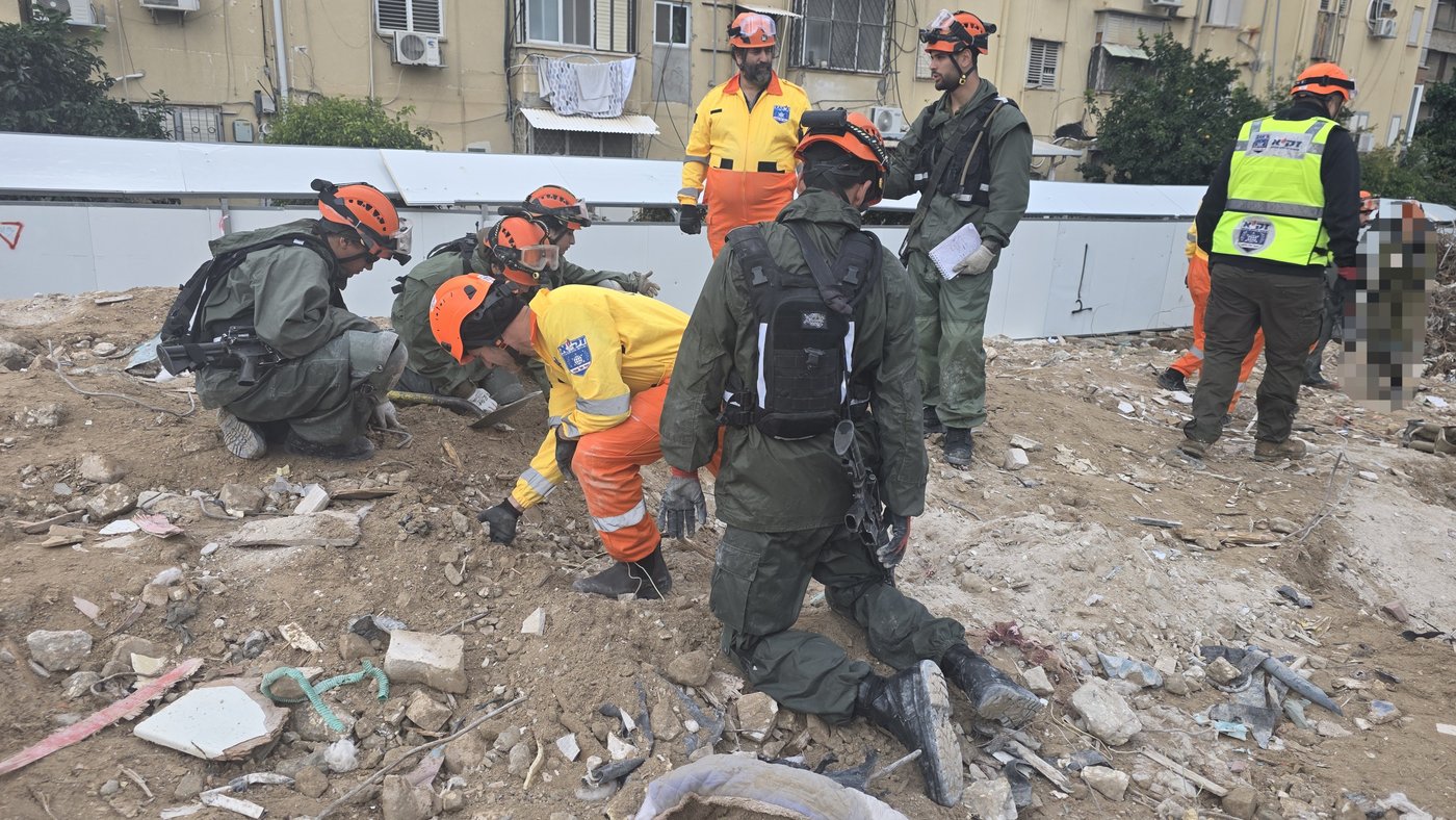 בלב תל אביב: תרגיל חילוץ מאתר הרס בתרחיש פגיעת טיל