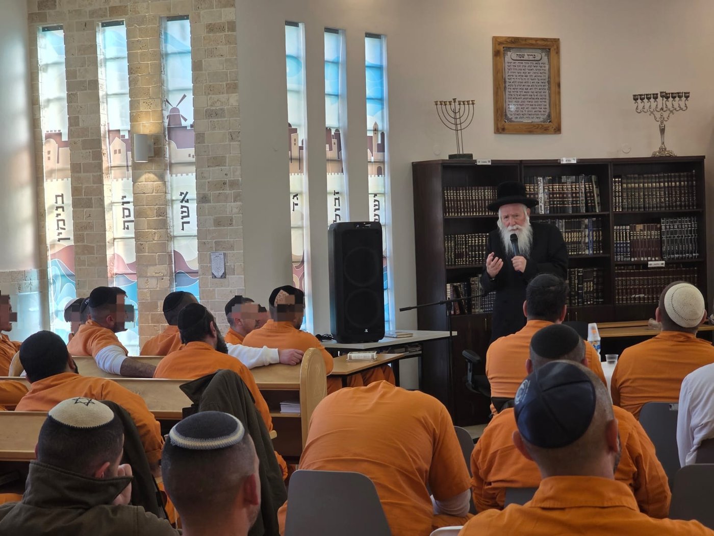 הגרי"ד גרוסמן בביקור בכלא חרמון