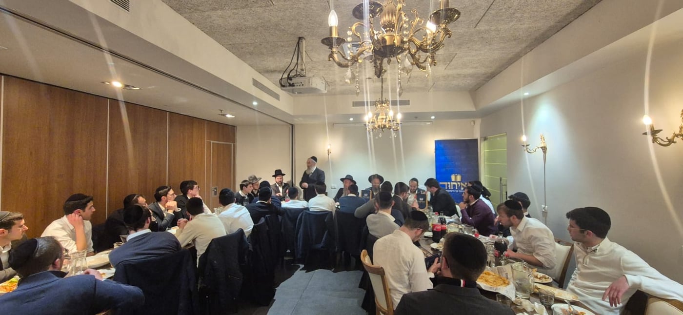 ראשי האיחוד מקבלים הדרכה מהרבנים