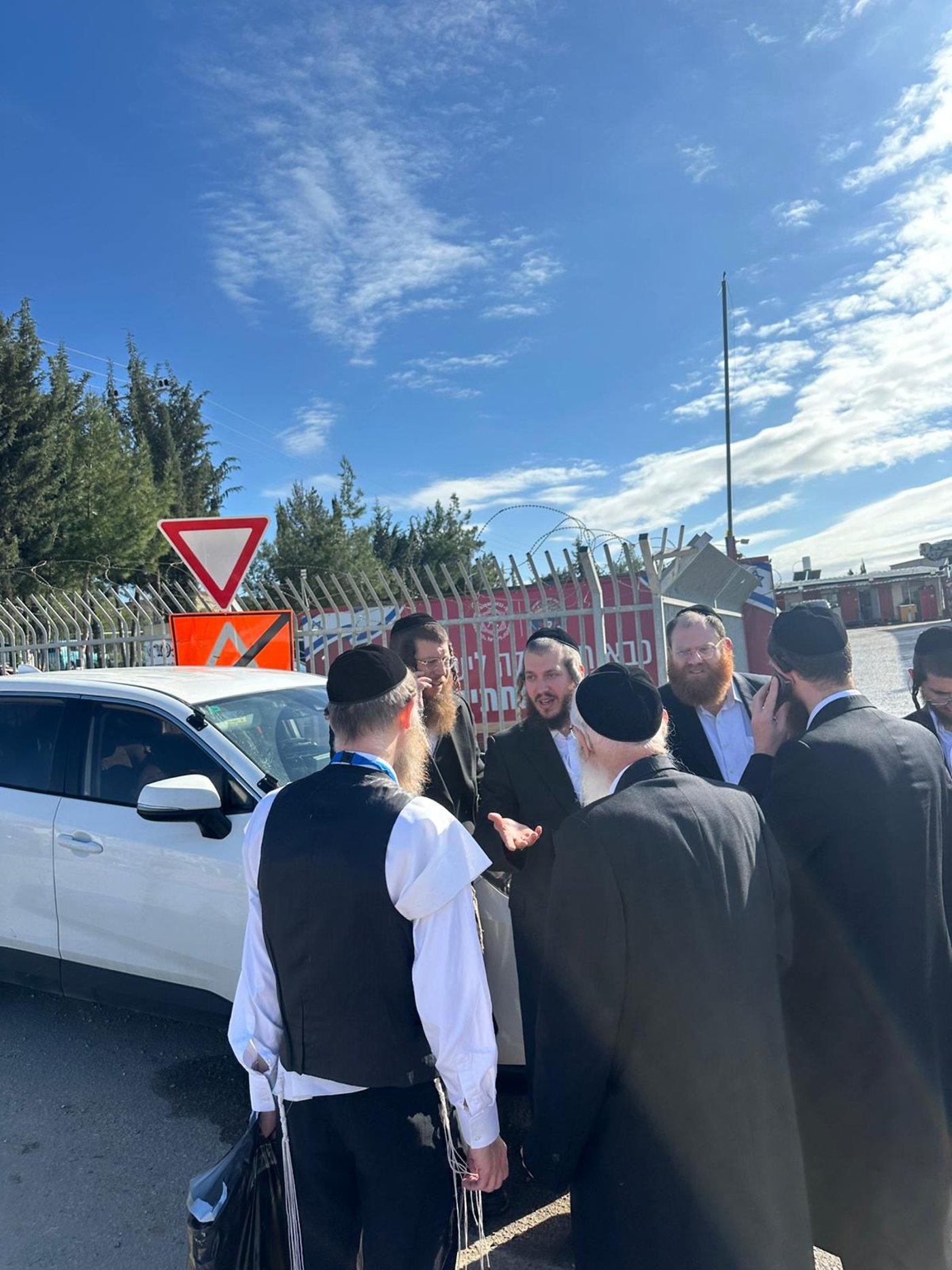 איפה מוישל'ה?? בכירי החסידות הצטרפו לחיפושים אחר הנער הנעדר בנחל