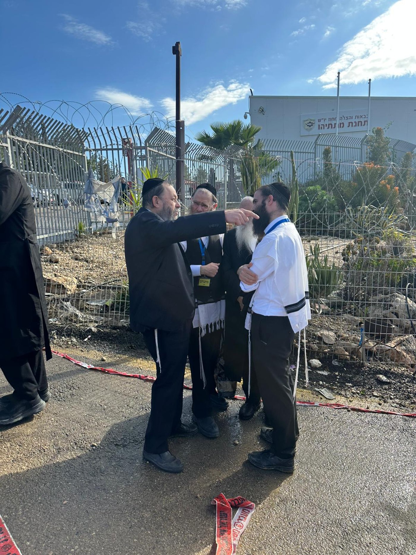 איפה מוישל'ה?? בכירי החסידות הצטרפו לחיפושים אחר הנער הנעדר בנחל