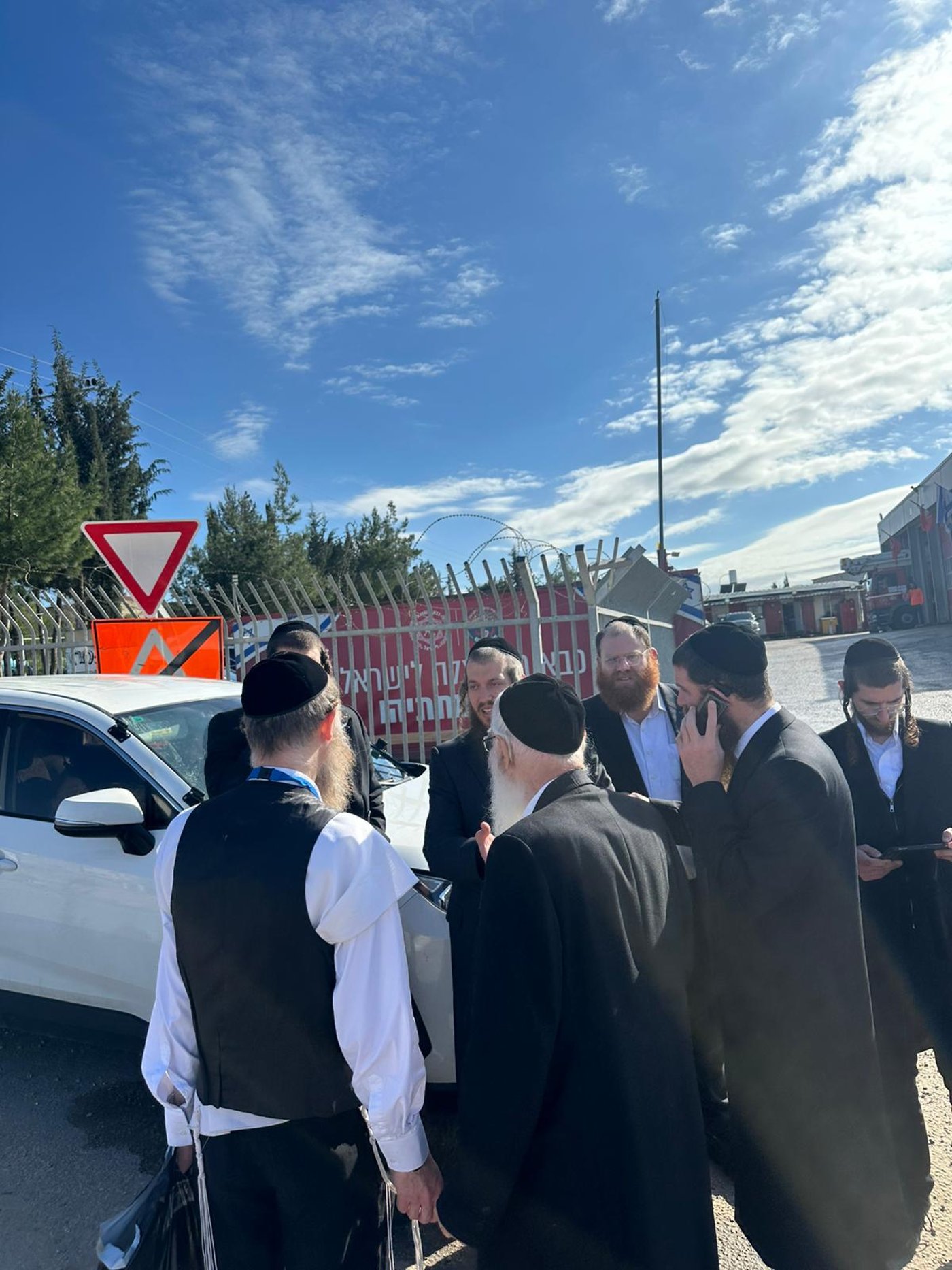 איפה מוישל'ה?? בכירי החסידות הצטרפו לחיפושים אחר הנער הנעדר בנחל