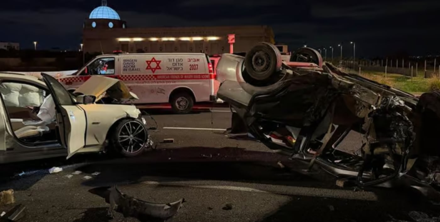 לילה קטלני בכבישים: הרוג ליד כפר טרומן, שני פצועים קשה במגדל העמק