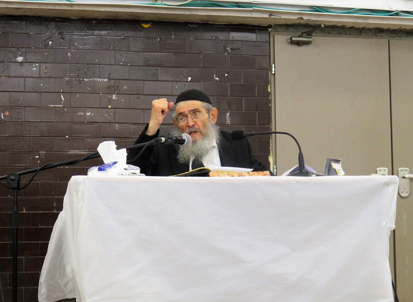 הגאון רבי יצחק הקר לרפואה שלמה