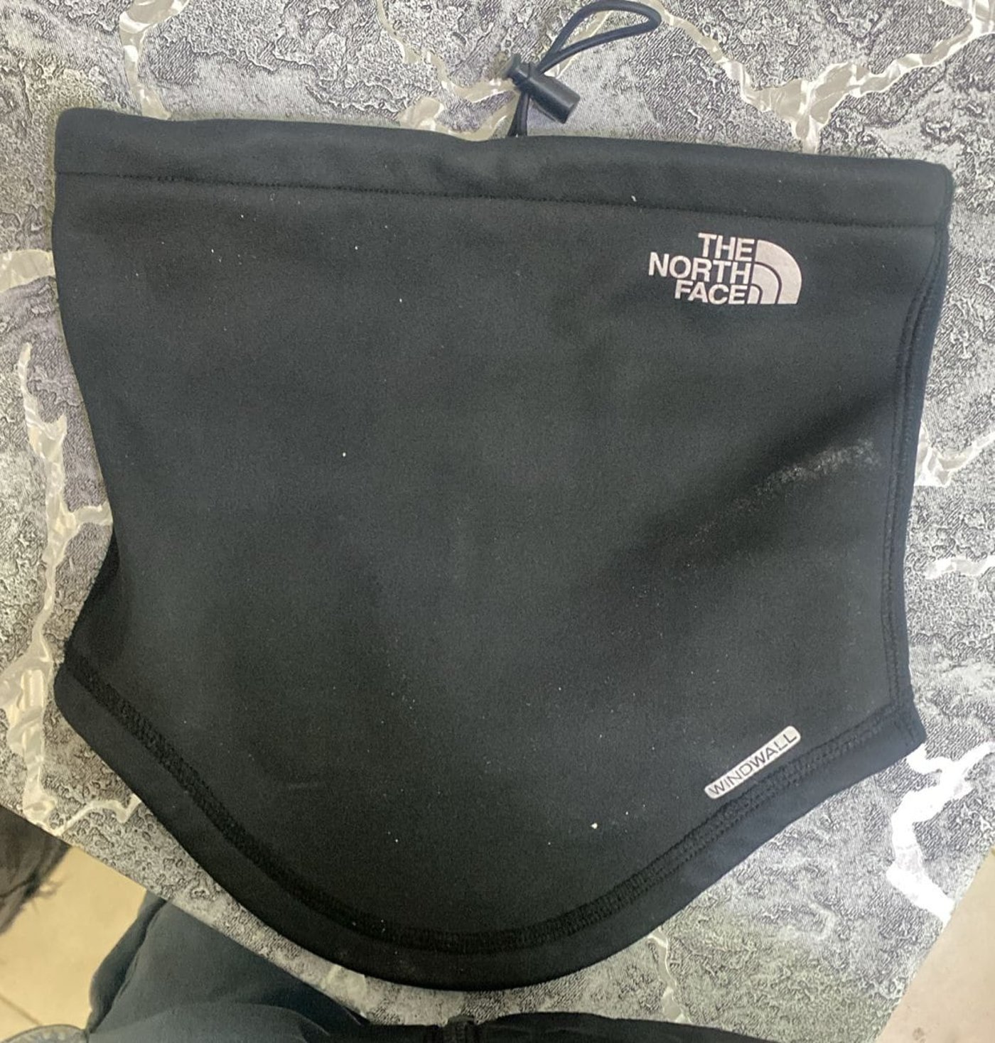 תושב תל אביב מתקרב באופניים לחנות בחלון, ובתוך שניות פורץ | תיעוד