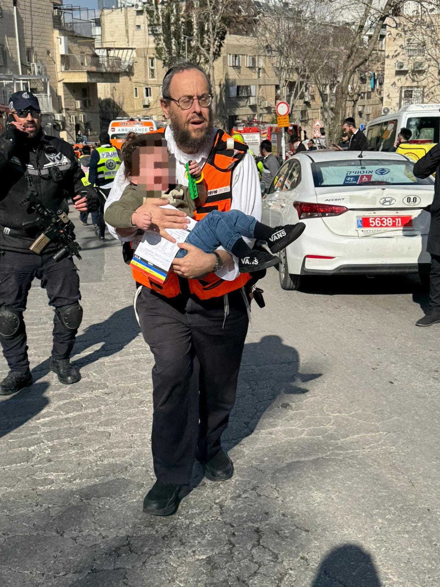 פינוי הילדים בזירה