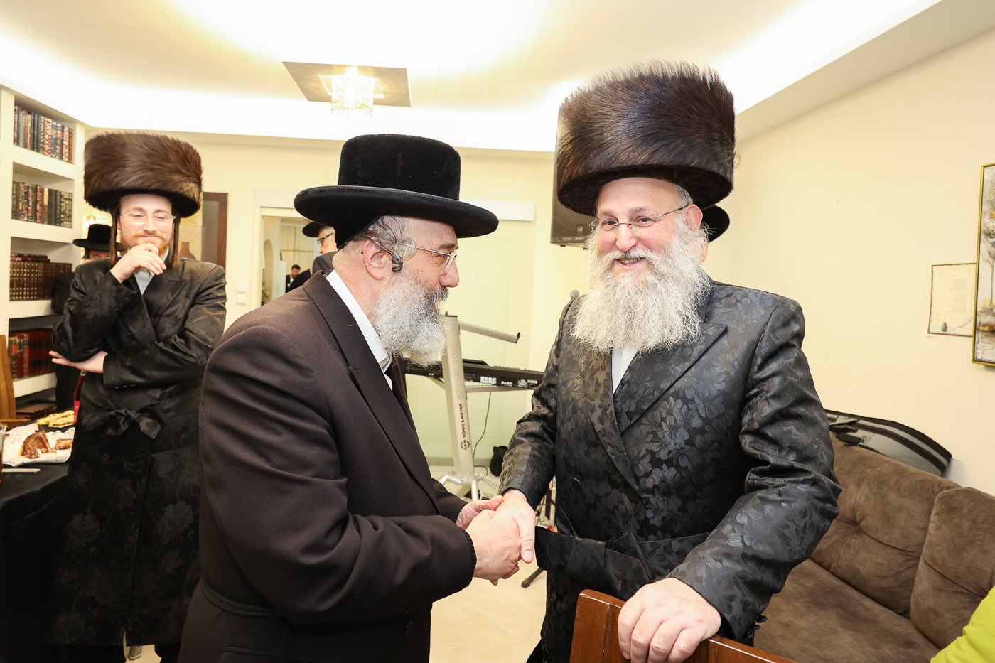 הכנסת ס"ת בויז'ניץ אלעד