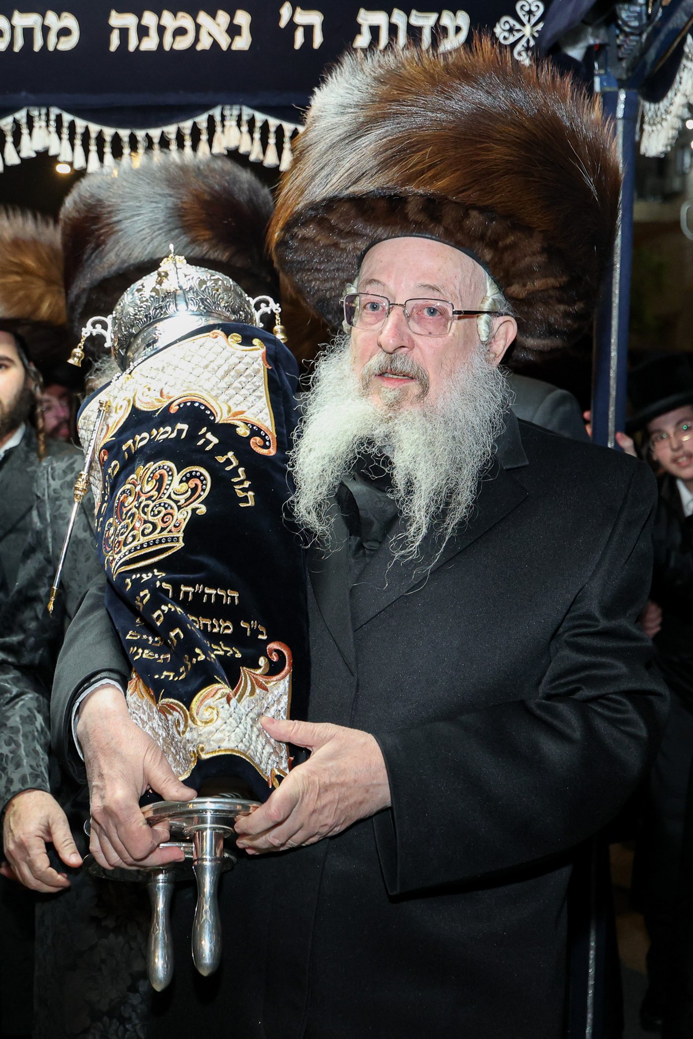 הכנסת ס"ת בויז'ניץ אלעד