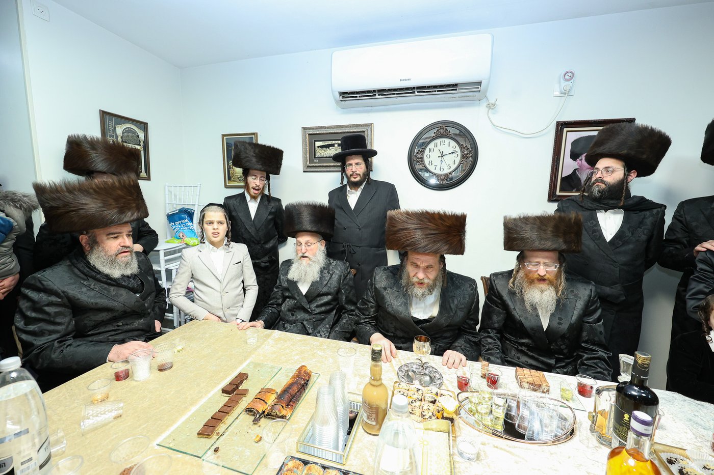 הכנסת ס"ת בויז'ניץ אלעד