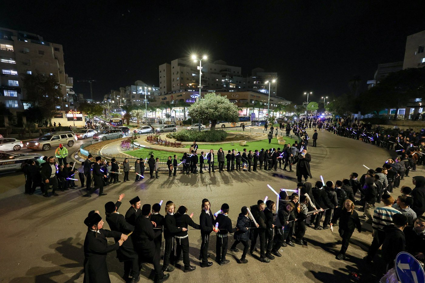 הכנסת ס"ת בויז'ניץ אלעד