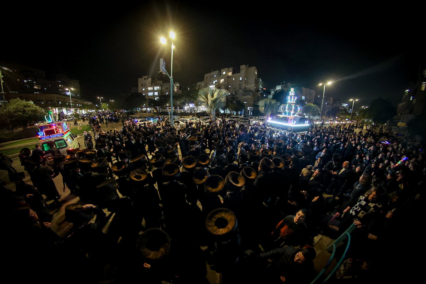 הכנסת ס"ת בויז'ניץ אלעד