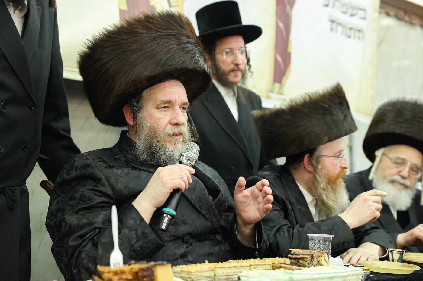 הכנסת ס"ת בויז'ניץ אלעד