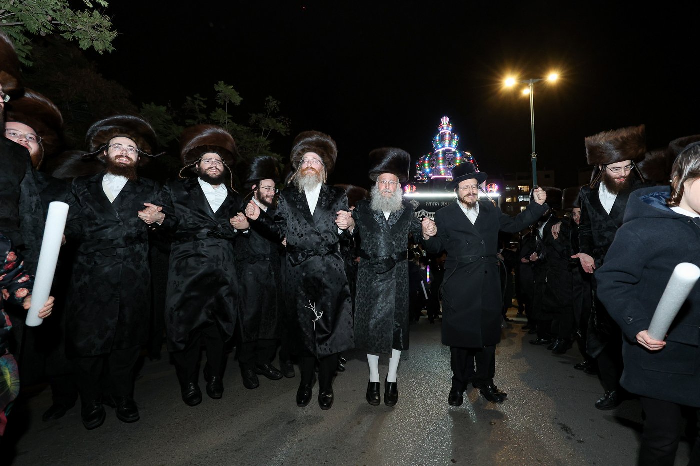 הכנסת ס"ת בויז'ניץ אלעד