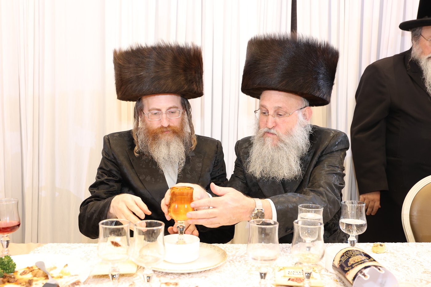 הכנסת ס"ת בויז'ניץ אלעד