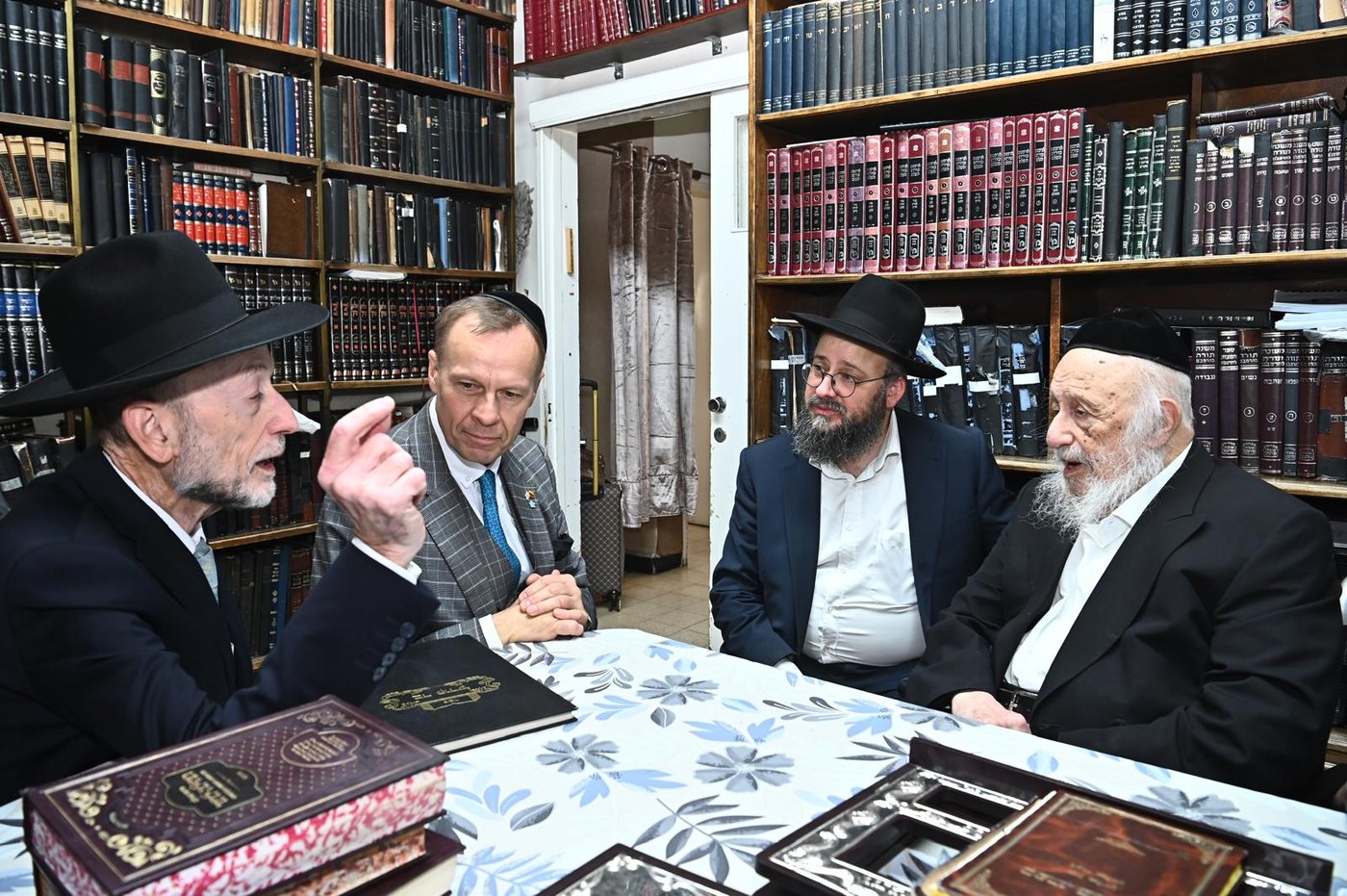 הביקור של שגריר ליטא בפוניבז'