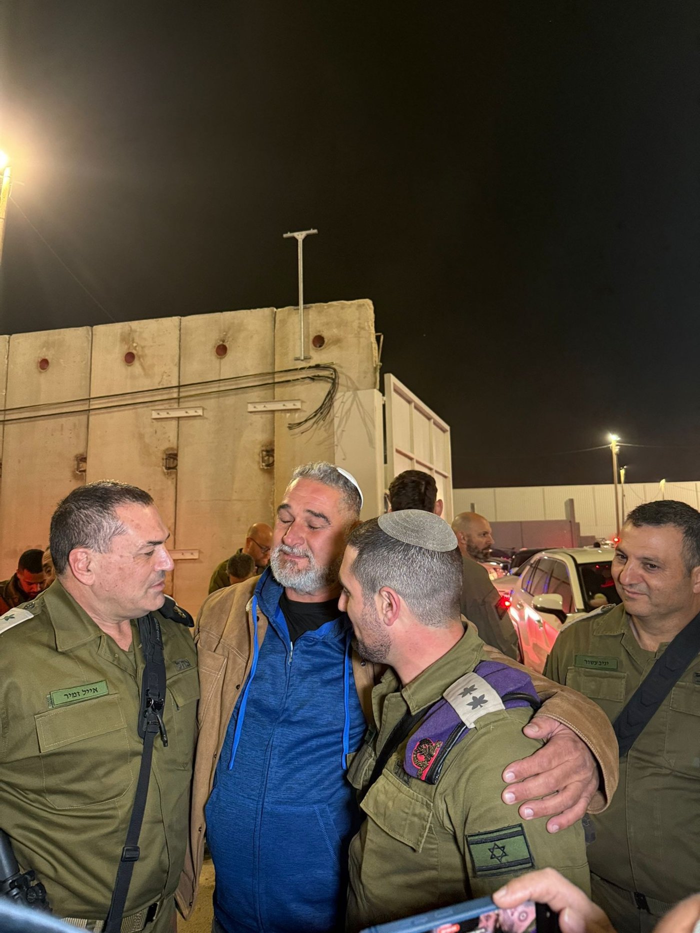 הרמטכ״ל, מפקד פיקוד הדרום וקמב״ץ פד״ם בפגישה עם אביו של רס״ר רן