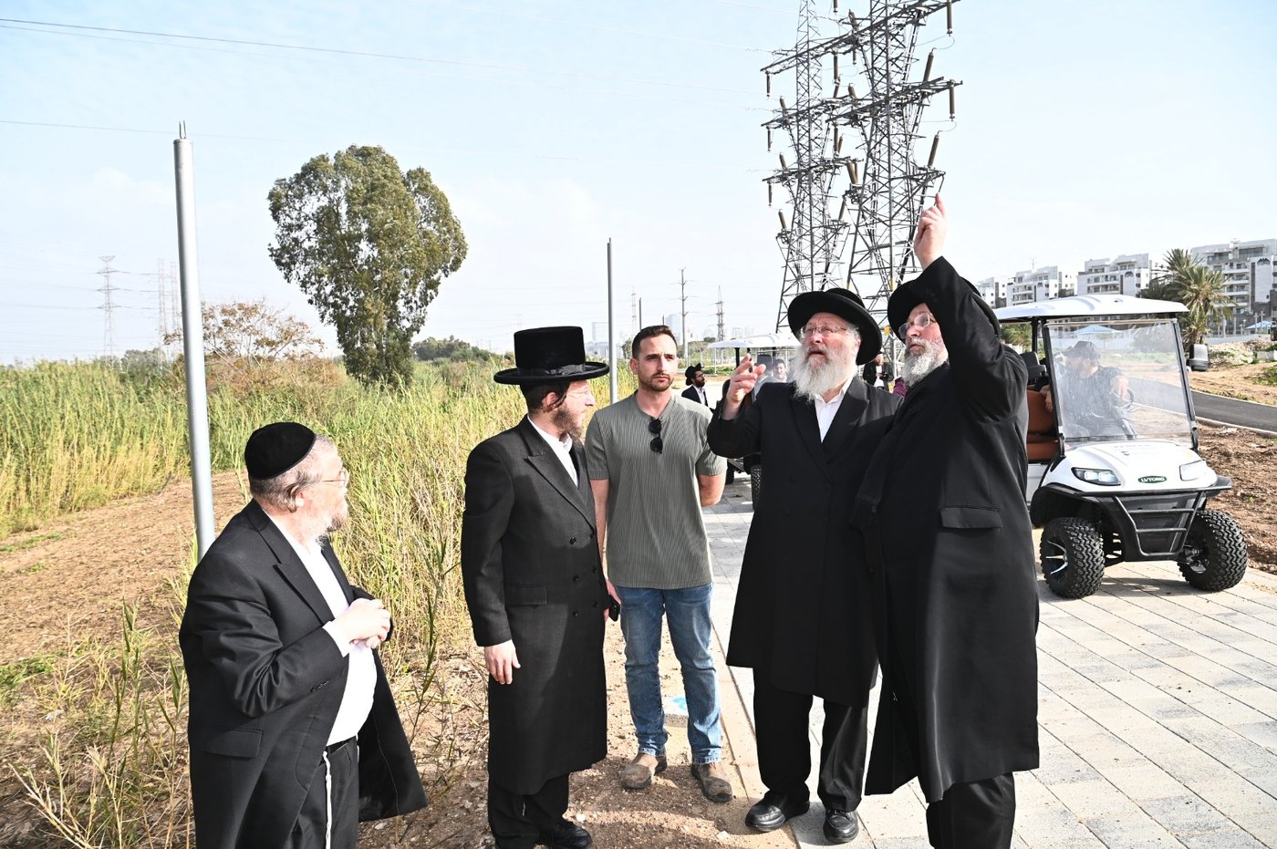 רבני בני ברק בסיור בפארק הענק בצפון העיר להקמת קו עירוב שבת