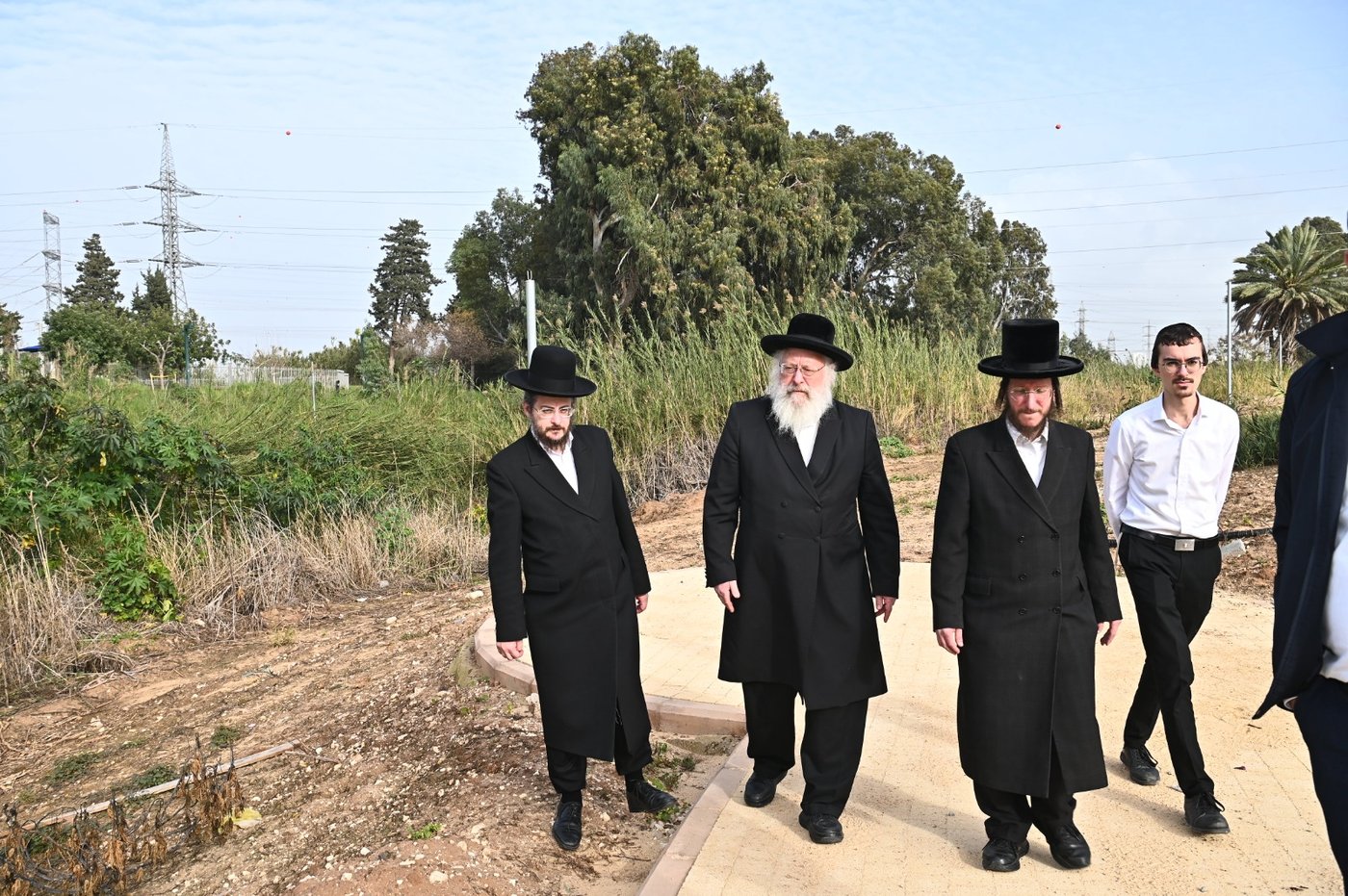 רבני בני ברק בסיור בפארק הענק בצפון העיר להקמת קו עירוב שבת