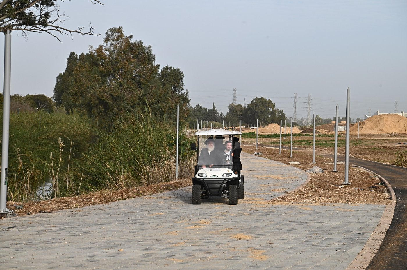רבני בני ברק בסיור בפארק הענק בצפון העיר להקמת קו עירוב שבת