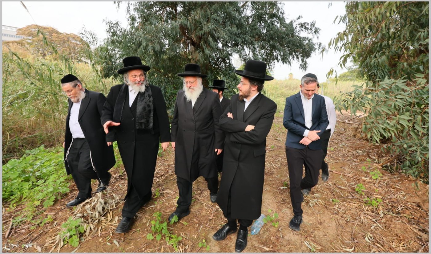 רבני בני ברק בסיור בפארק הענק בצפון העיר להקמת קו עירוב שבת