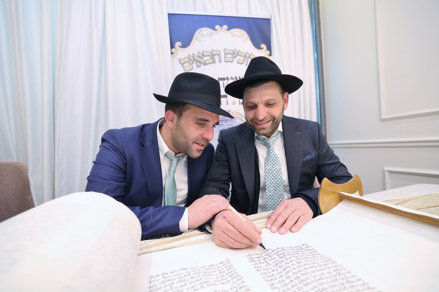 הכנסת ס"ת לחניכי הישיבות בטלז סטון