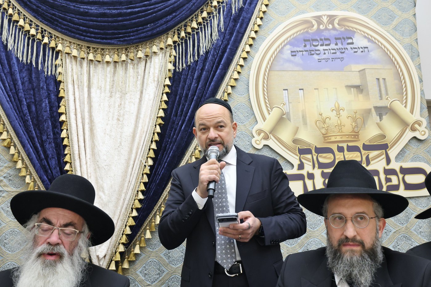 הכנסת ס"ת לחניכי הישיבות בטלז סטון