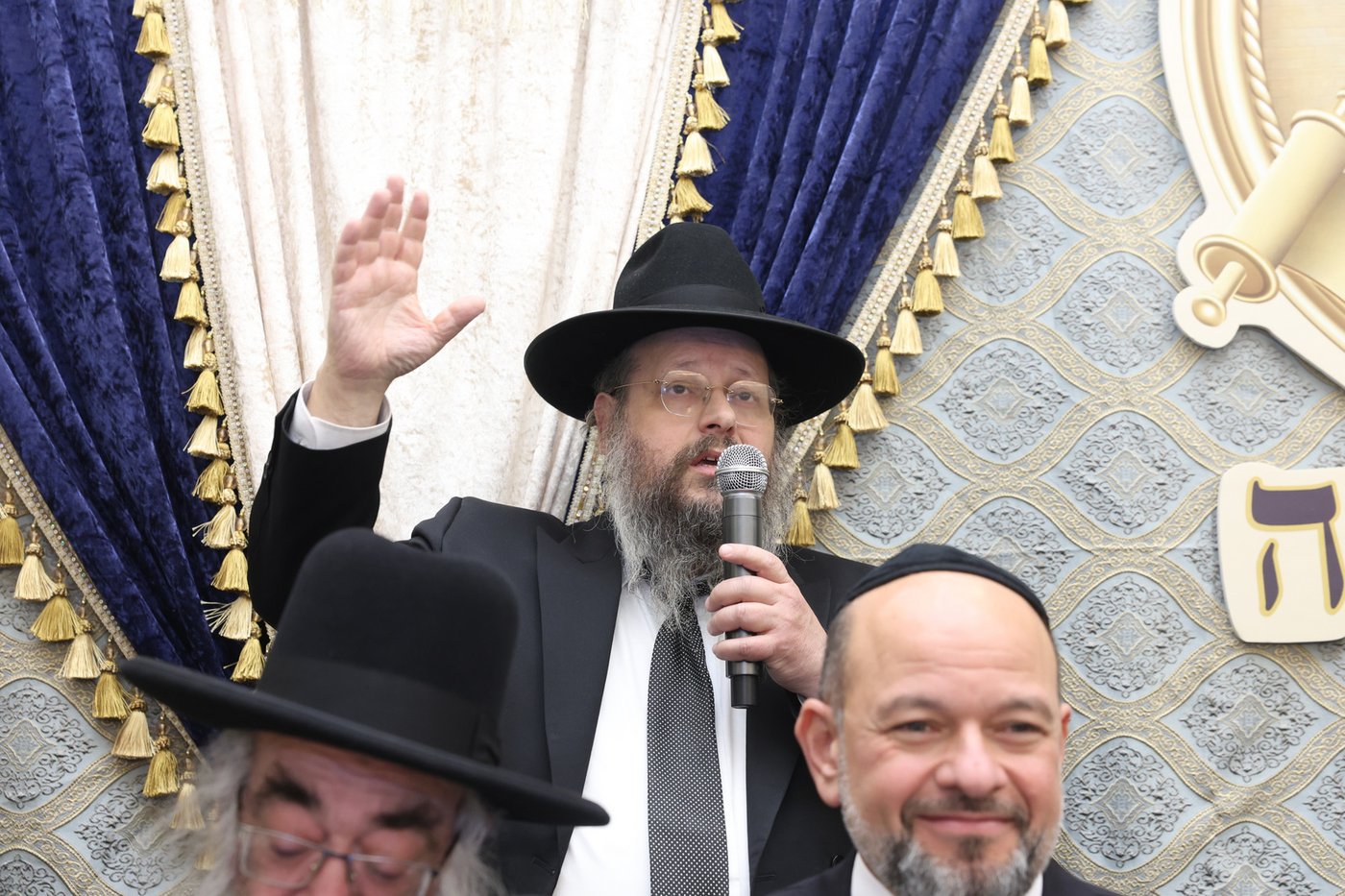 הכנסת ס"ת לחניכי הישיבות בטלז סטון