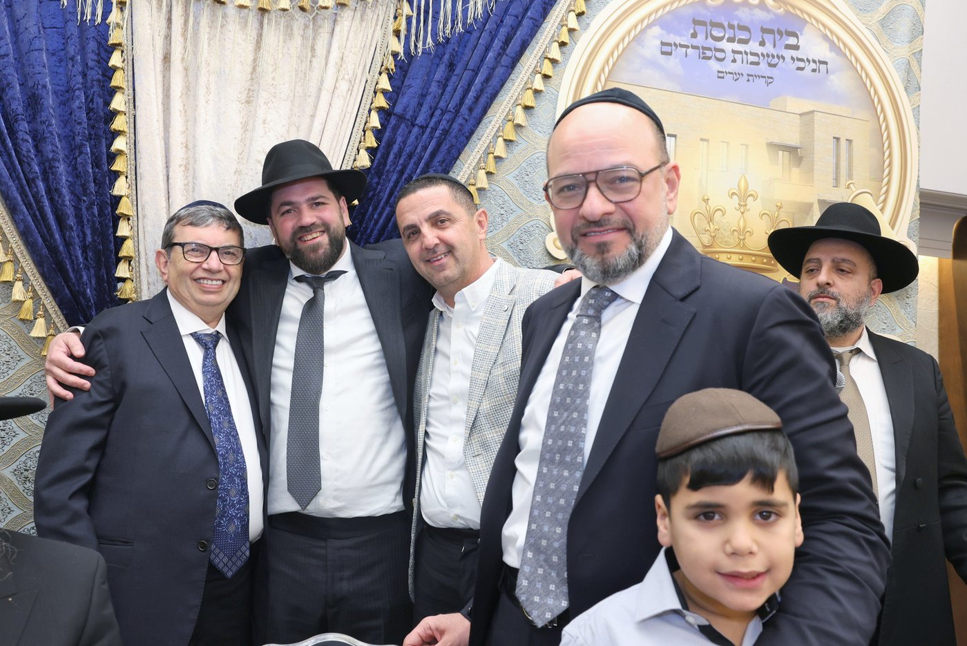 הכנסת ס"ת לחניכי הישיבות בטלז סטון