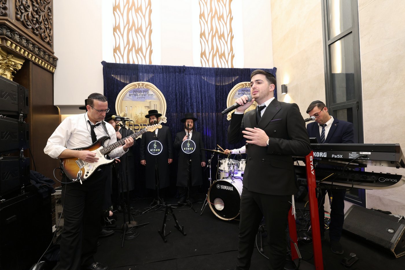 הכנסת ס"ת לחניכי הישיבות בטלז סטון