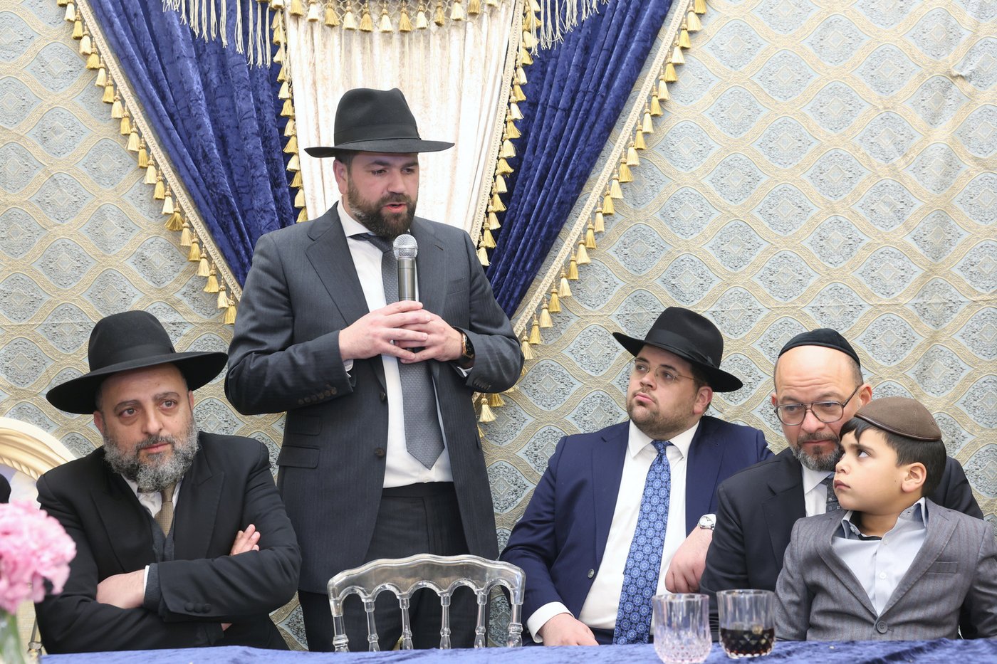 הכנסת ס"ת לחניכי הישיבות בטלז סטון