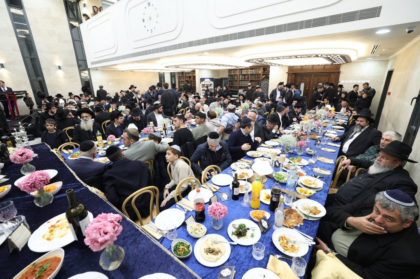 הכנסת ס"ת לחניכי הישיבות בטלז סטון