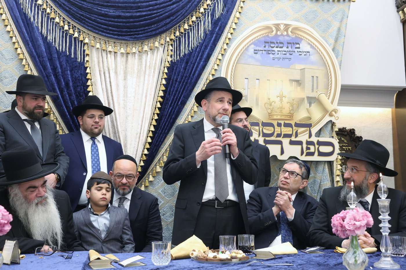 הכנסת ס"ת לחניכי הישיבות בטלז סטון