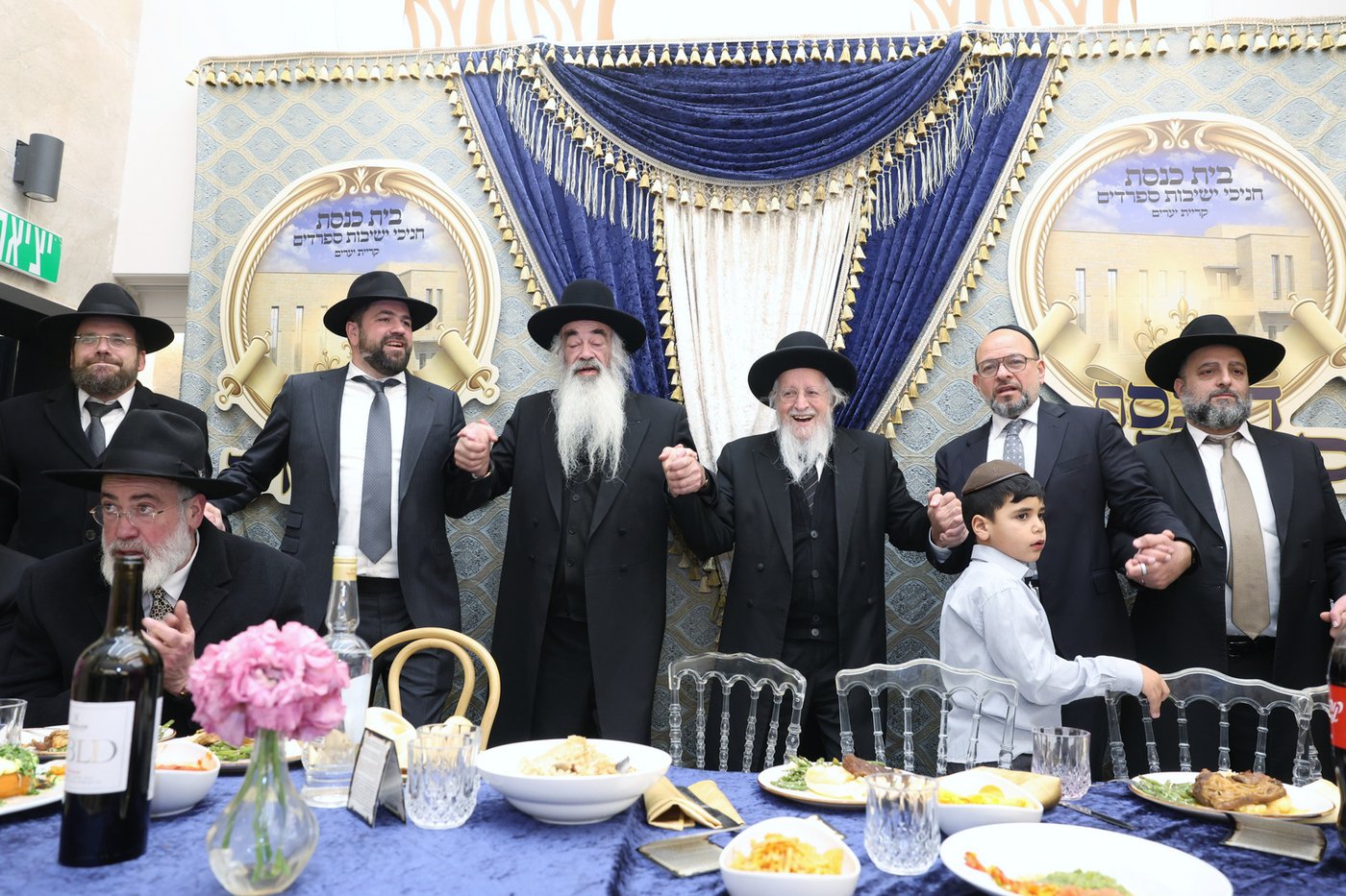 הכנסת ס"ת לחניכי הישיבות בטלז סטון