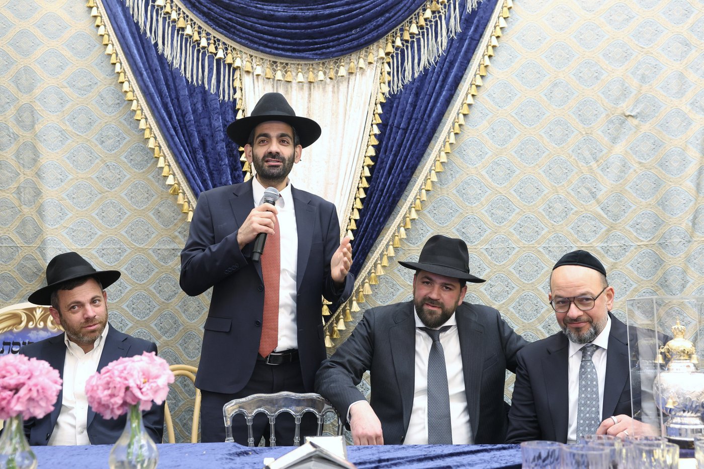 הכנסת ס"ת לחניכי הישיבות בטלז סטון