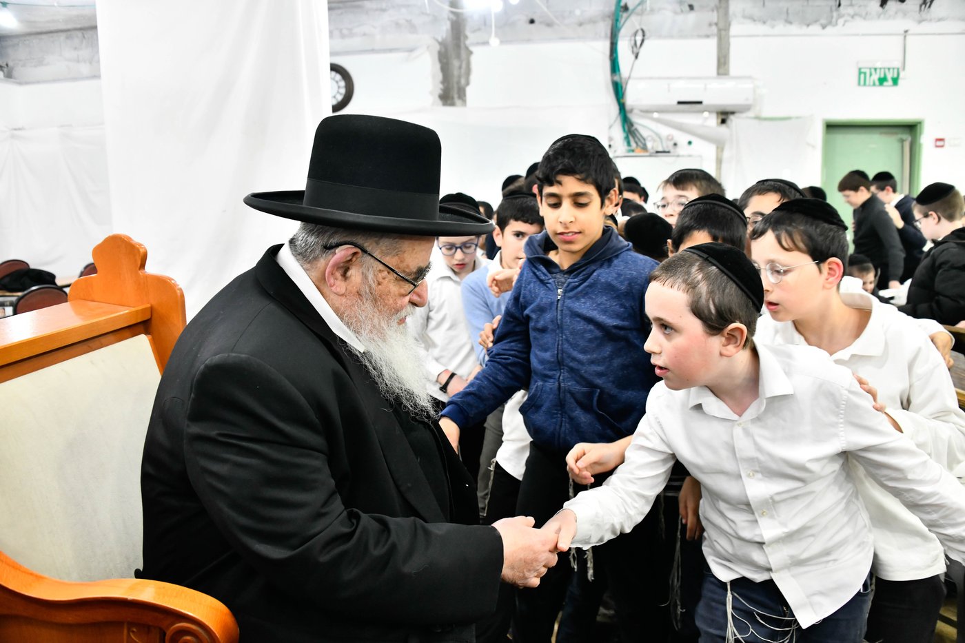 גדולי ישראל חיזקו את ילדי המשניות של קריית הרצוג