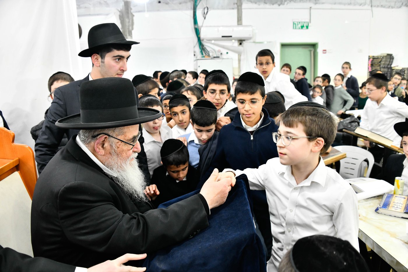 גדולי ישראל חיזקו את ילדי המשניות של קריית הרצוג