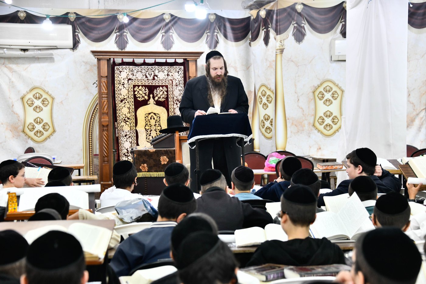 גדולי ישראל חיזקו את ילדי המשניות של קריית הרצוג