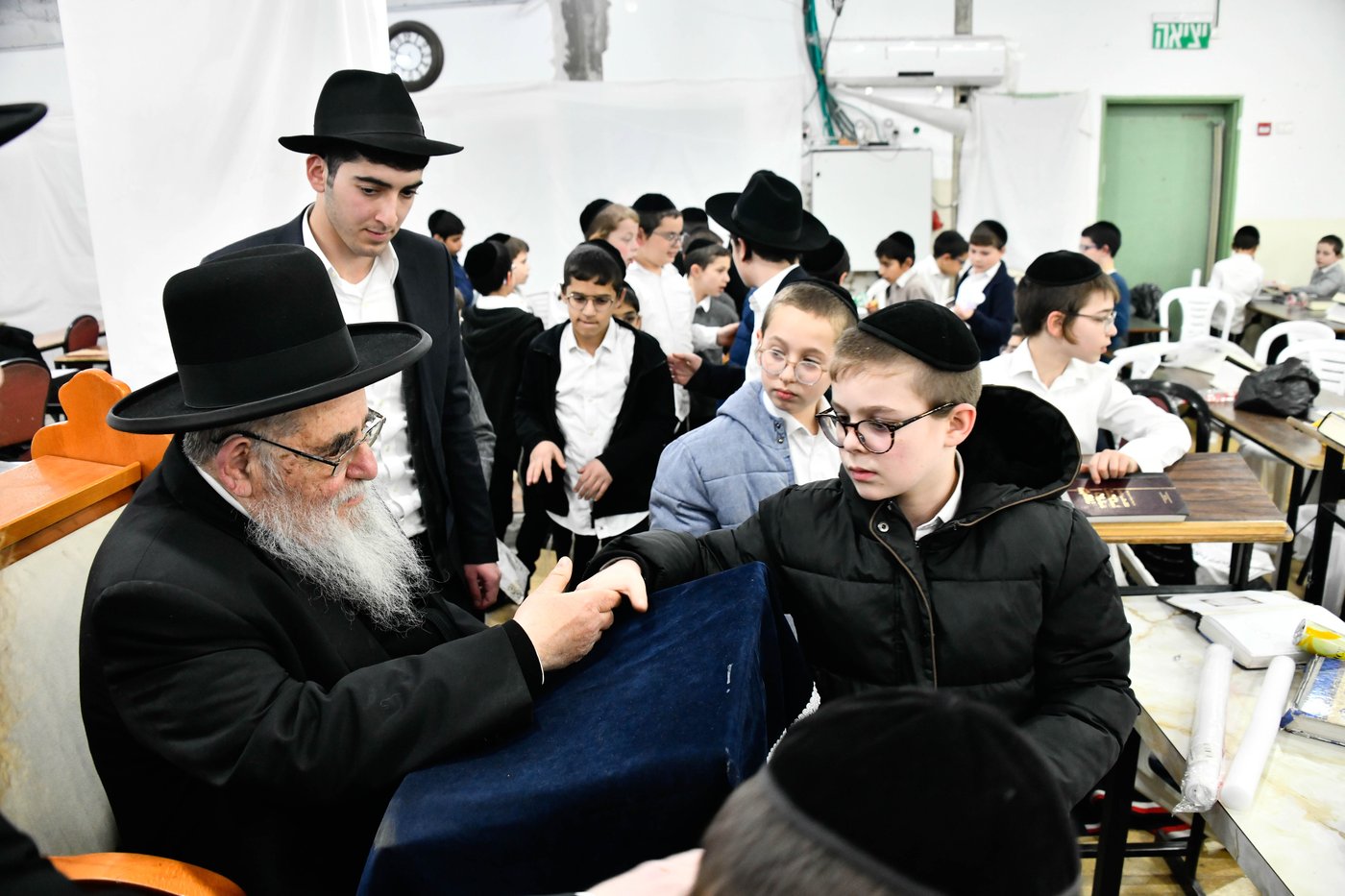 גדולי ישראל חיזקו את ילדי המשניות של קריית הרצוג