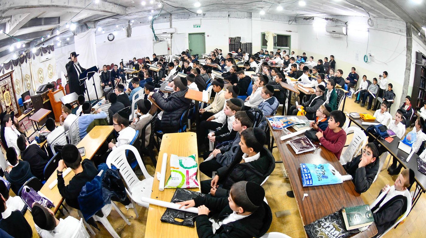 גדולי ישראל חיזקו את ילדי המשניות של קריית הרצוג