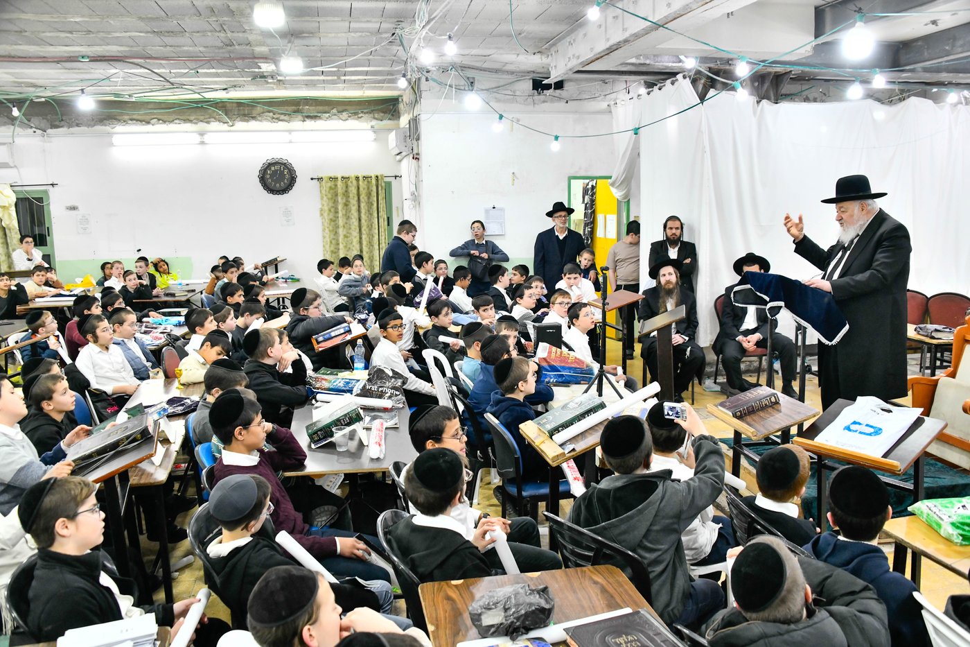 גדולי ישראל חיזקו את ילדי המשניות של קריית הרצוג