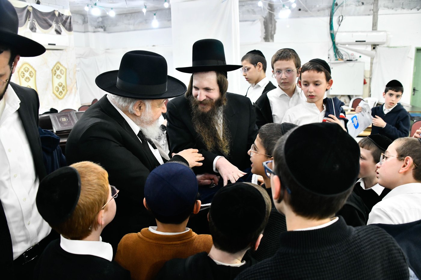 גדולי ישראל חיזקו את ילדי המשניות של קריית הרצוג
