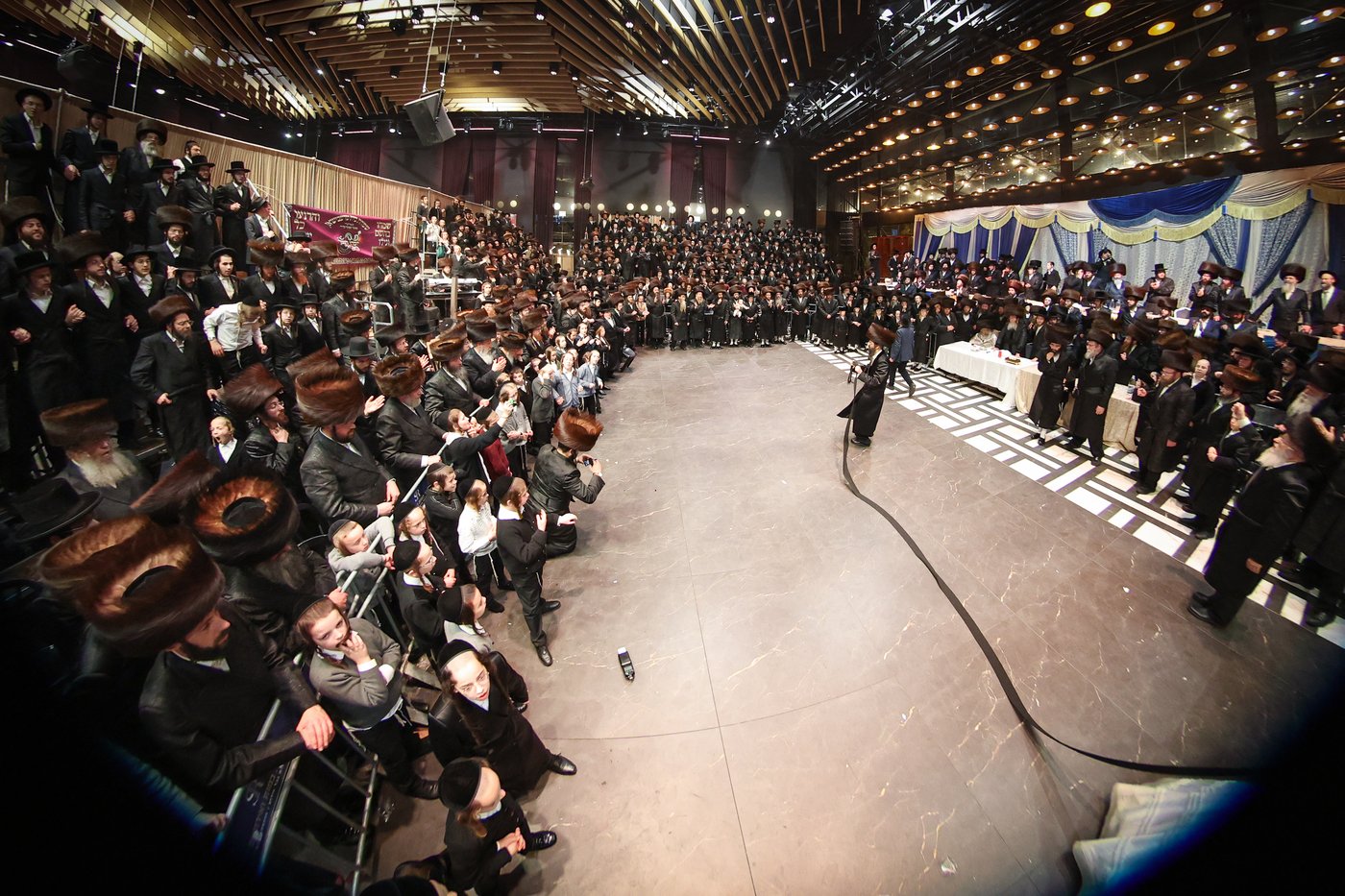 שמחת בית זוויעהיל - פינסק קרלין - טרעבישאן