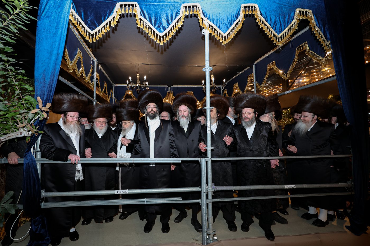 שמחת בית זוויעהיל - פינסק קרלין - טרעבישאן