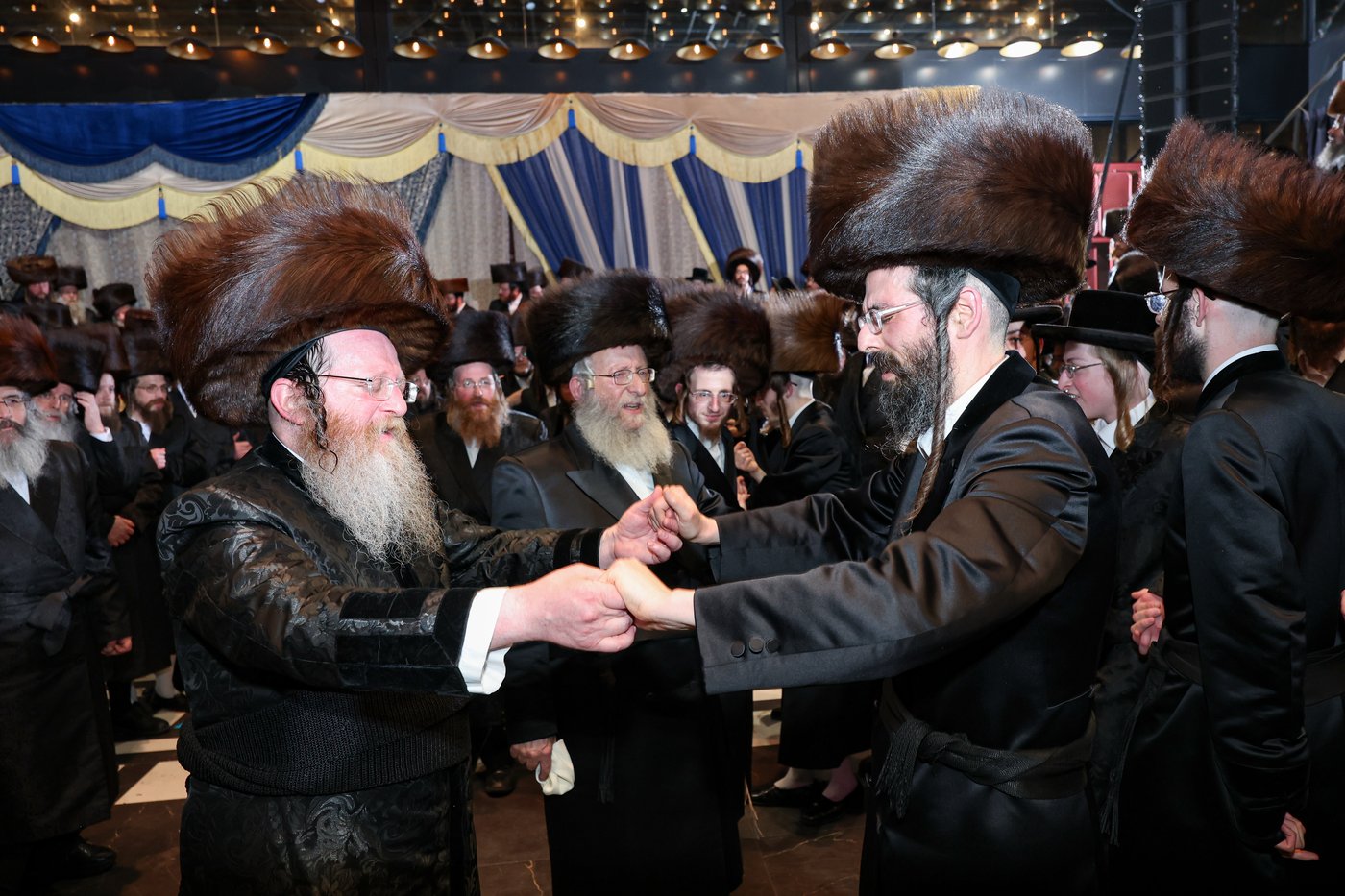 שמחת בית זוויעהיל - פינסק קרלין - טרעבישאן