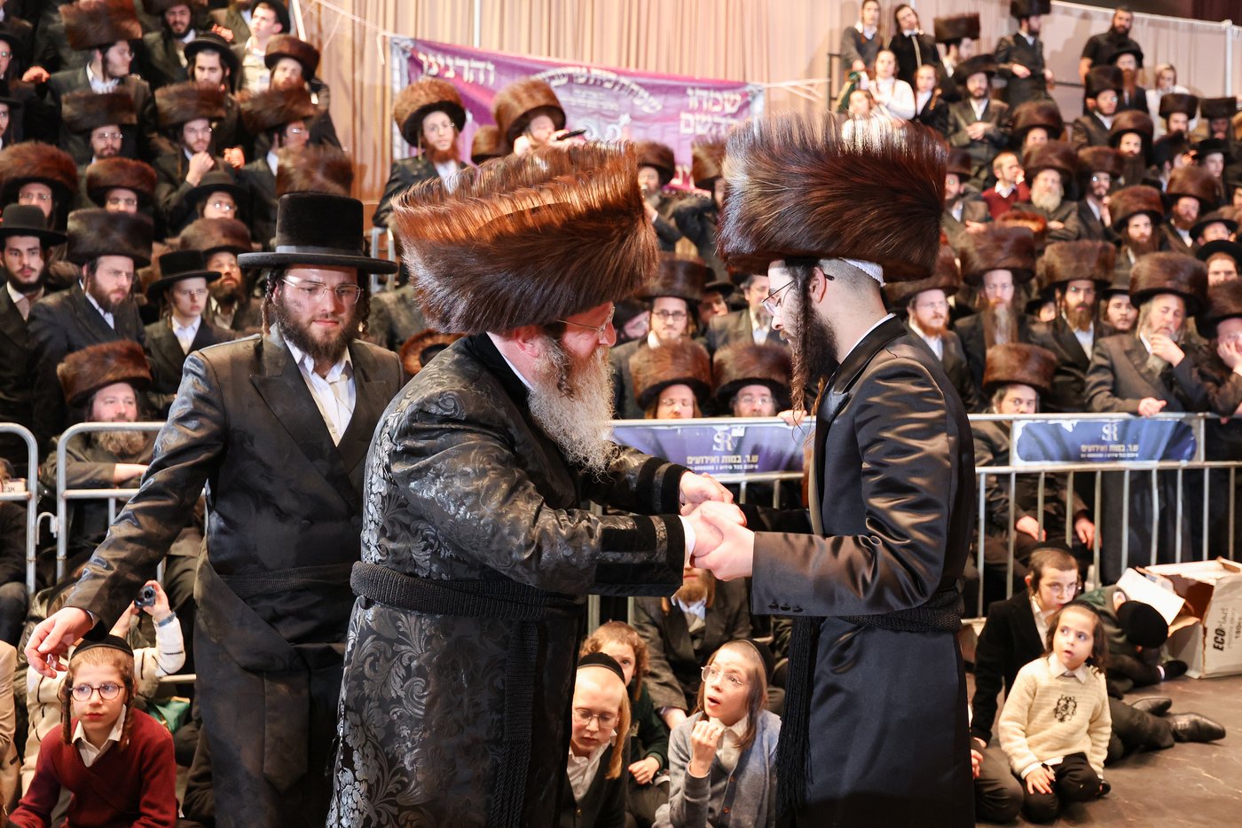 שמחת בית זוויעהיל - פינסק קרלין - טרעבישאן