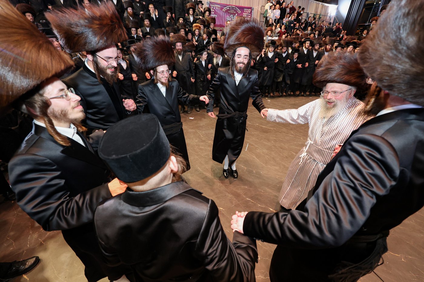 שמחת בית זוויעהיל - פינסק קרלין - טרעבישאן