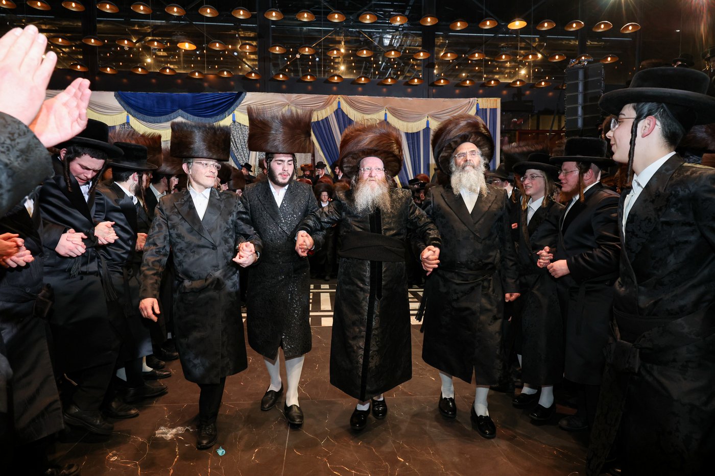 שמחת בית זוויעהיל - פינסק קרלין - טרעבישאן