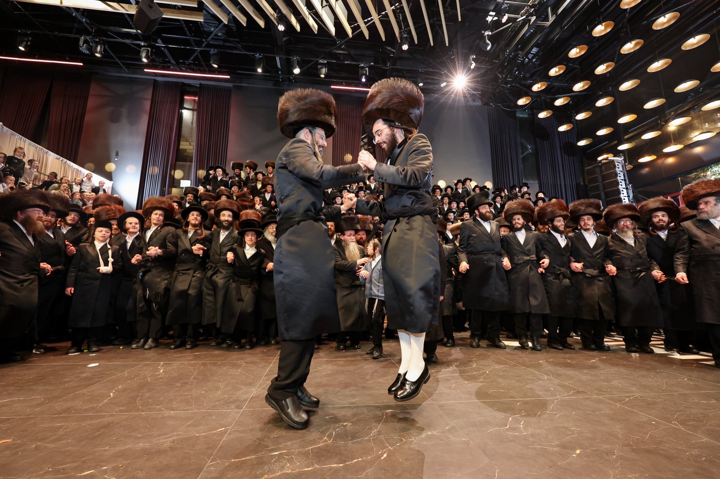 שמחת בית זוויעהיל - פינסק קרלין - טרעבישאן