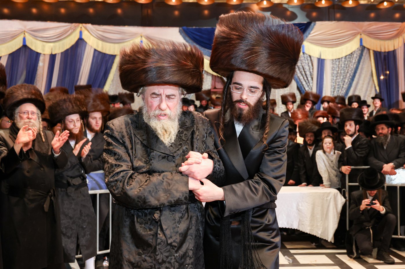 שמחת בית זוויעהיל - פינסק קרלין - טרעבישאן