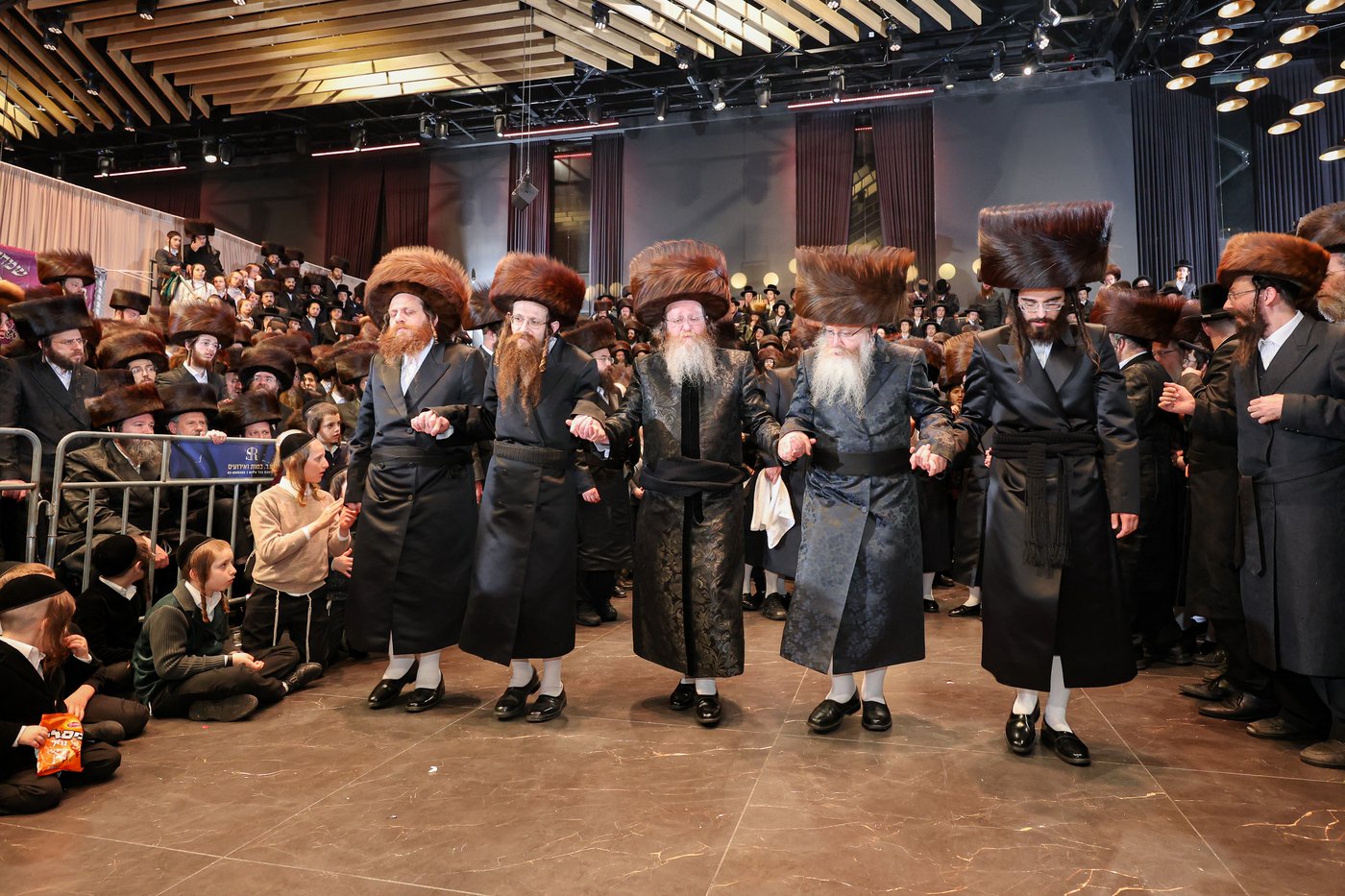 שמחת בית זוויעהיל - פינסק קרלין - טרעבישאן